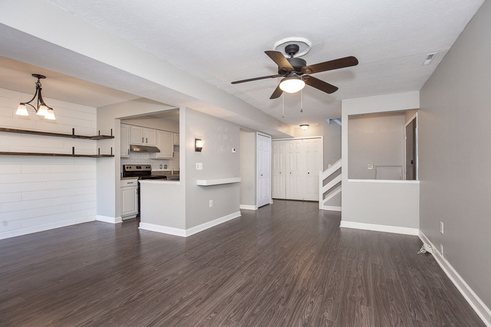 7392 CREEKWOOD DR, 10A, NORTH ROYALTON, OH. 44133 4 of 12