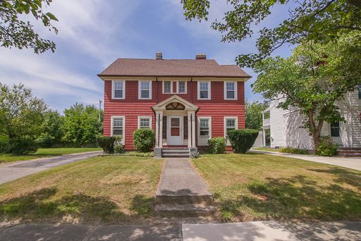 2 Bedroom Upstairs Apartment
