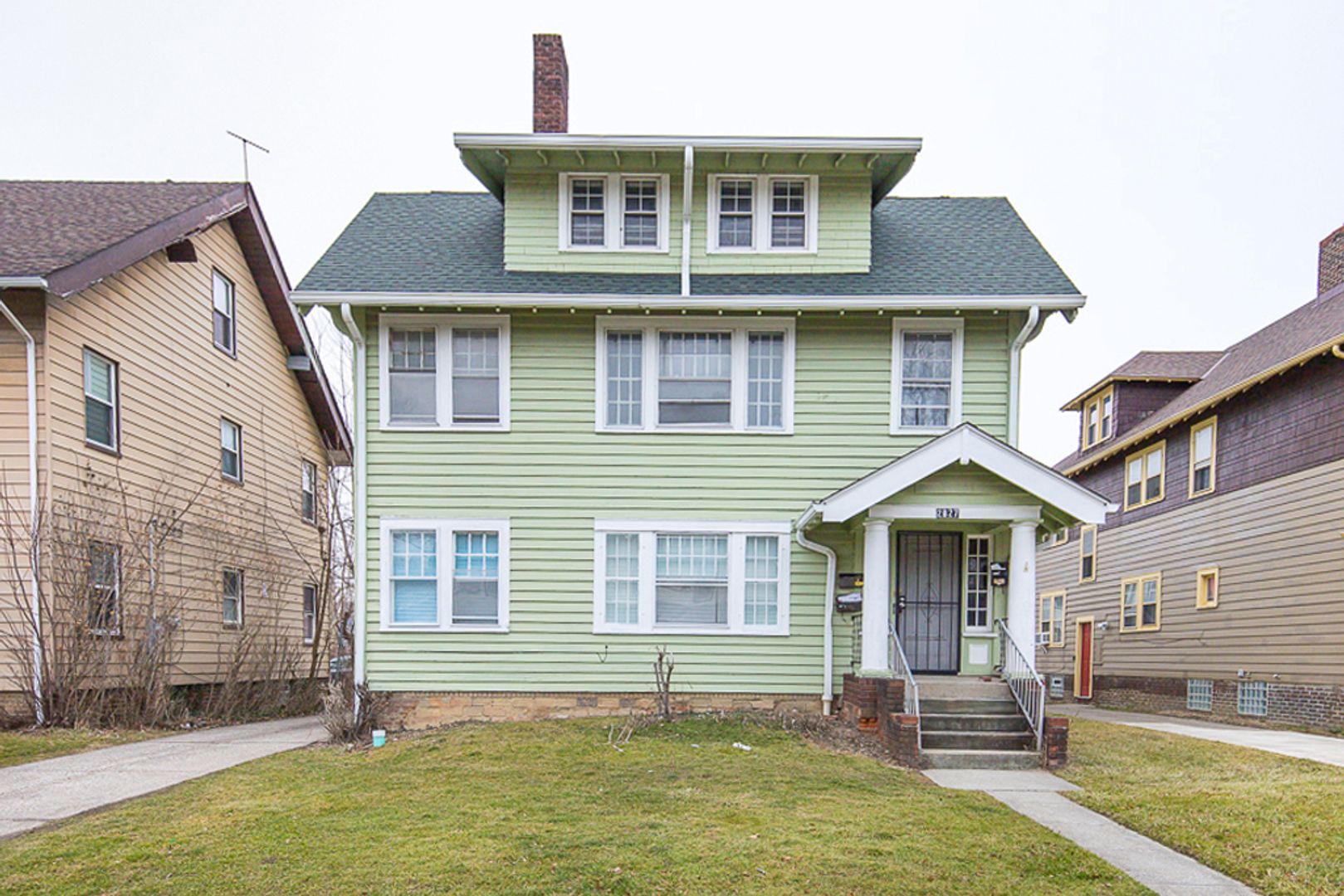 CLEVELAND HEIGHTS Apartment: 2827 AVONDALE AVE