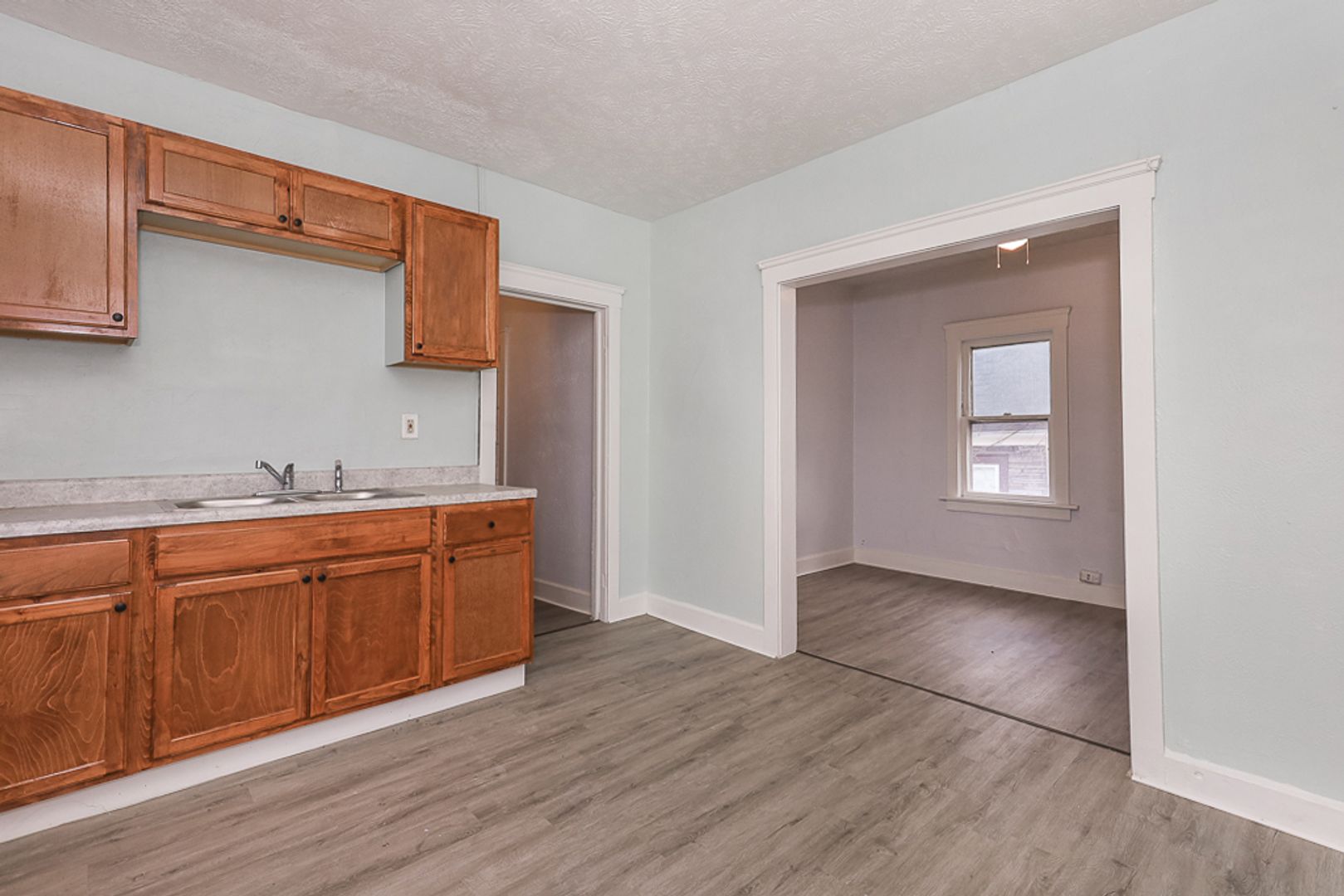 CLEVELAND Apartment: 2307 GARDEN AVE