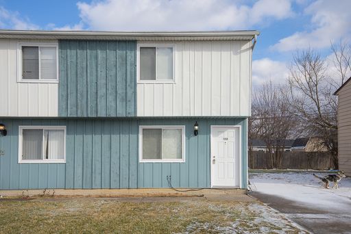 Charming 2 bedroom townhouse! – photo 1