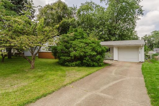3 bedroom/1.5 bath Single family home Sandusky!! – photo 1