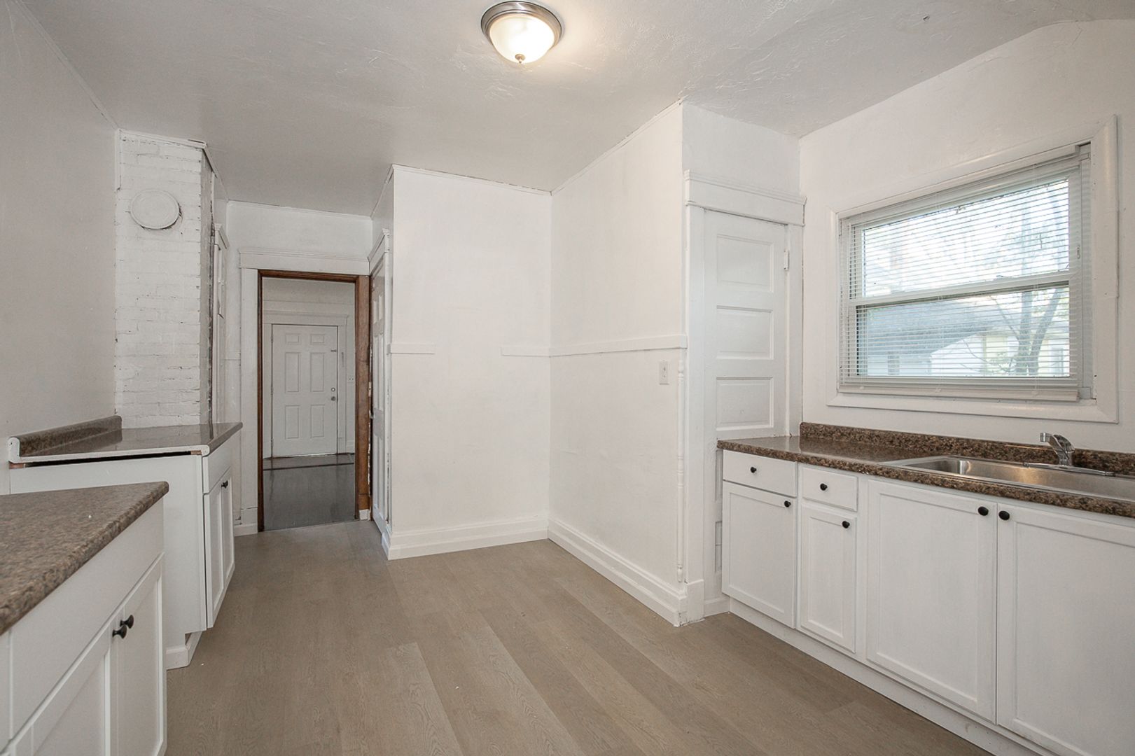 Lorain Apartment: 919 Washington