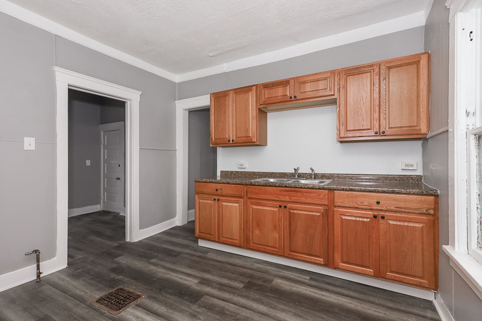 CLEVELAND Apartment: 2307 GARDEN AVE