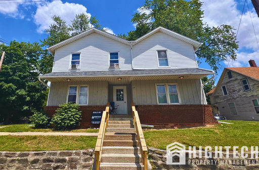 1 bedroom/1 bathroom 2nd level apartment!