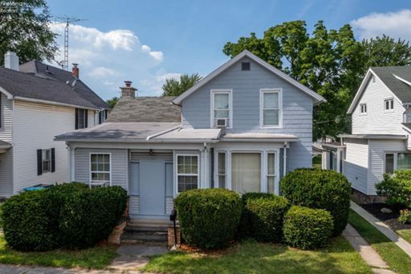 Fremont Apartment: 914 Croghan St 916