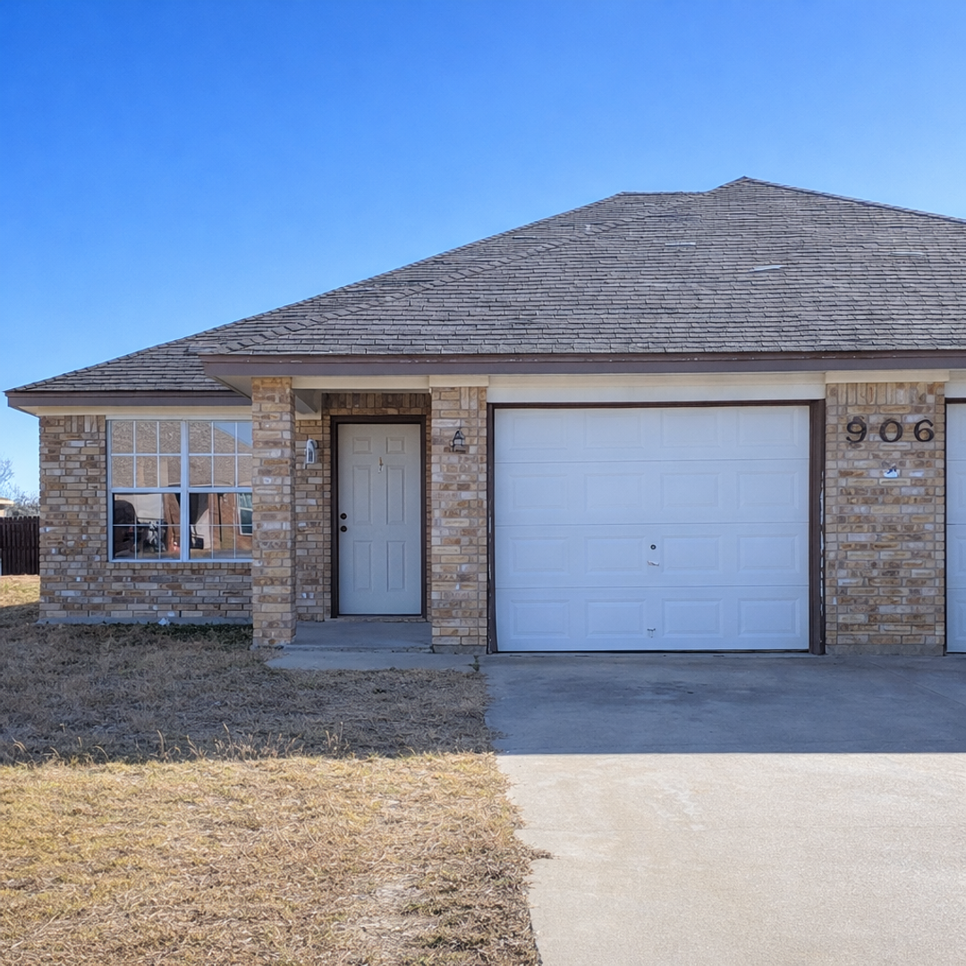 Copperas Cove Apartment: 506 Primrose