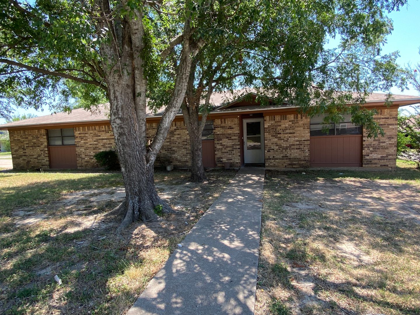 Temple House: 911 Yorktown Dr