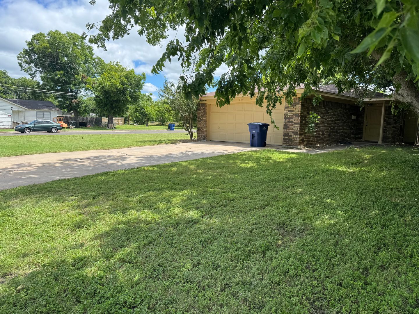 Copperas Cove House: 108 E Reagan Ave.