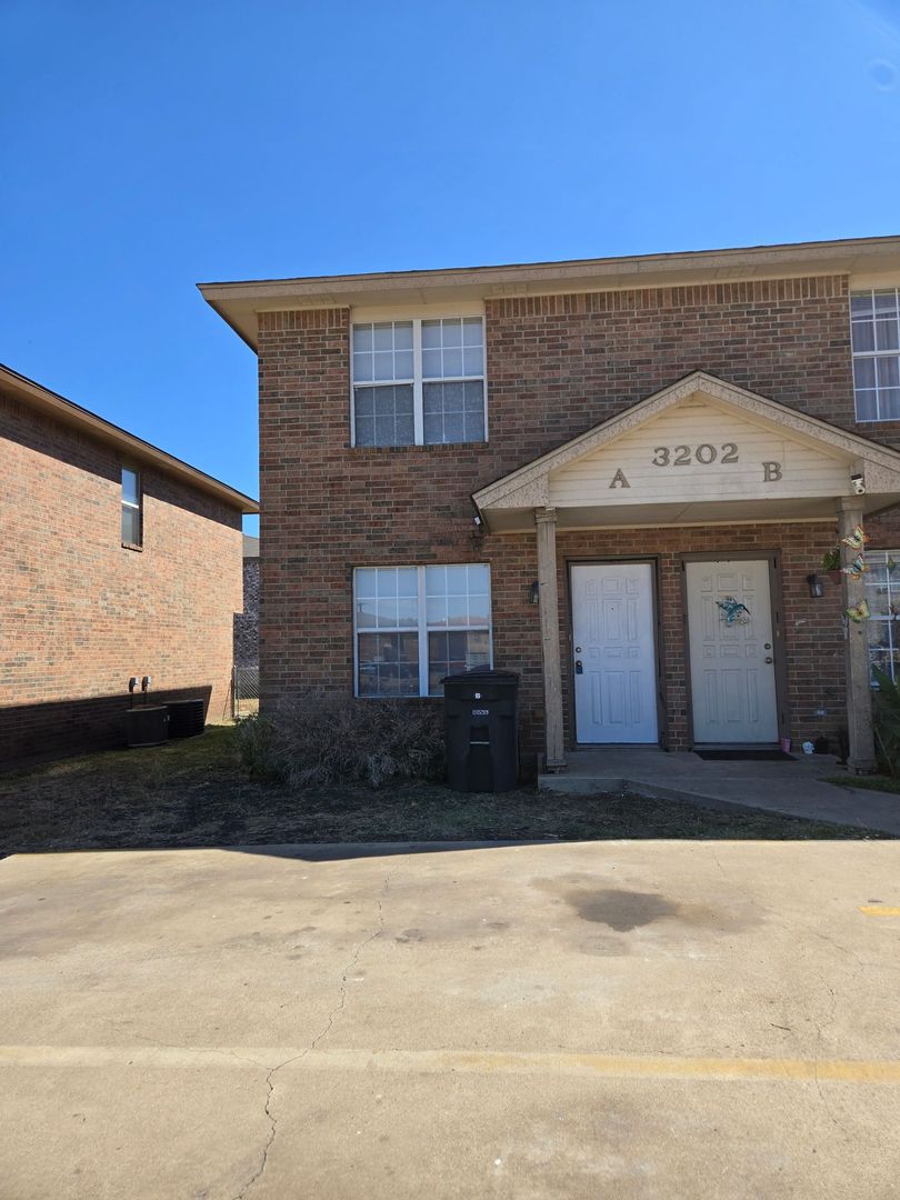 Killeen Apartment: 3202 Hereford Lane