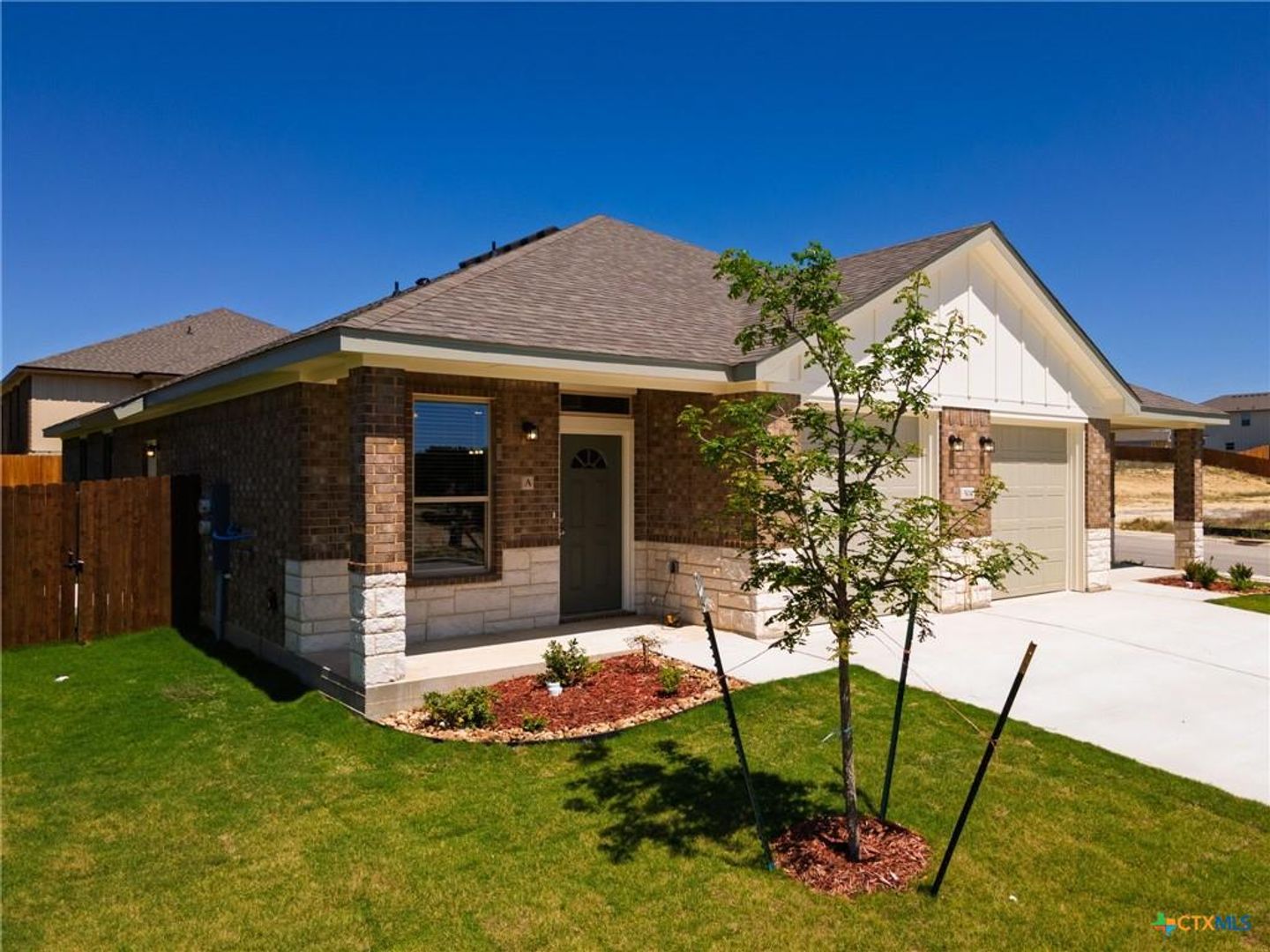 Copperas Cove Apartment: 504 Adley Ave.
