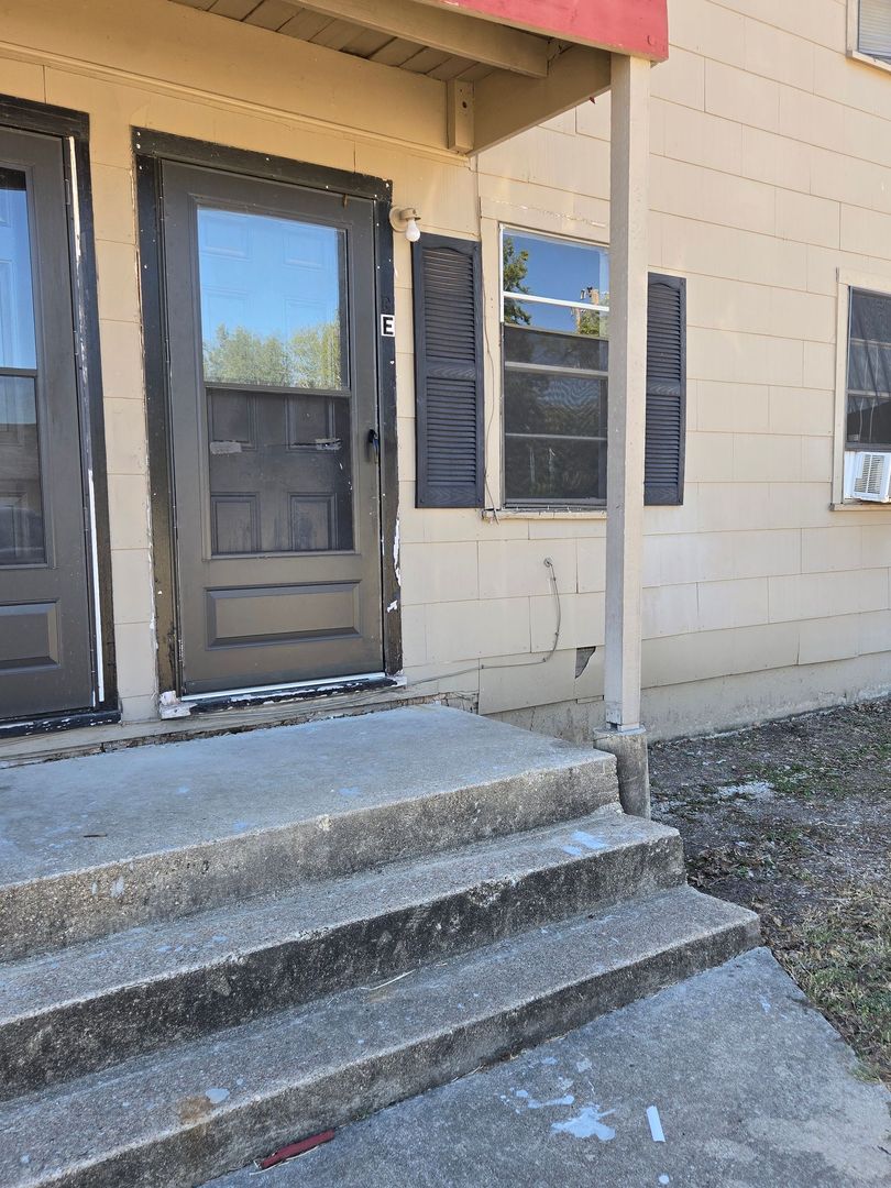 Killeen Apartment: 1217 N 8th