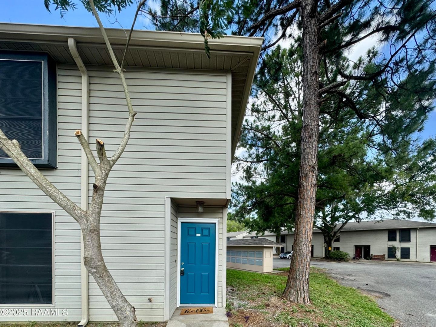 Lafayette House: 201 High Meadows Brown 208