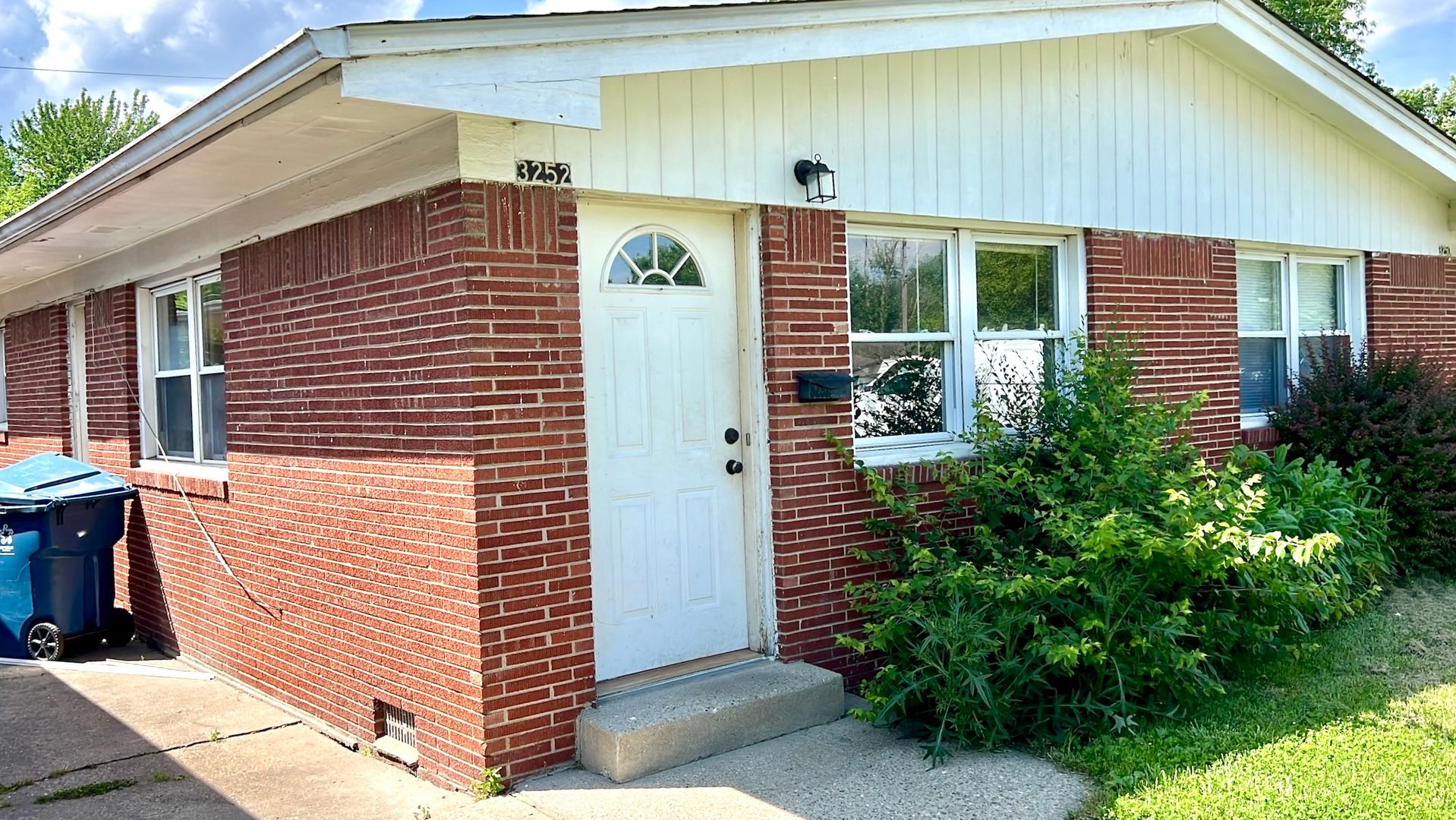 Indianapolis Apartment: 3256-3258 Mooresville Rd.