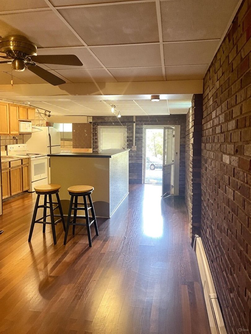 Danville Apartment: 547 W Main St