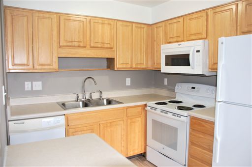 Spacious 2 bedroom 1 bath – photo 1
