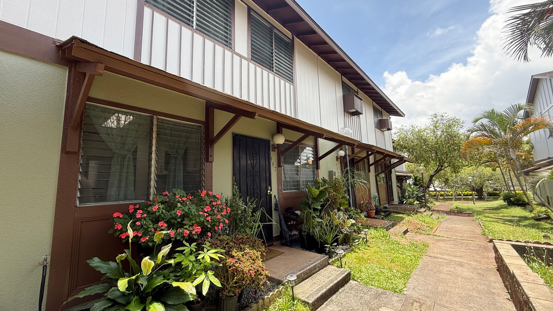 Mililani Townhome: 94-1442 Lanikuhana Avenue #447
