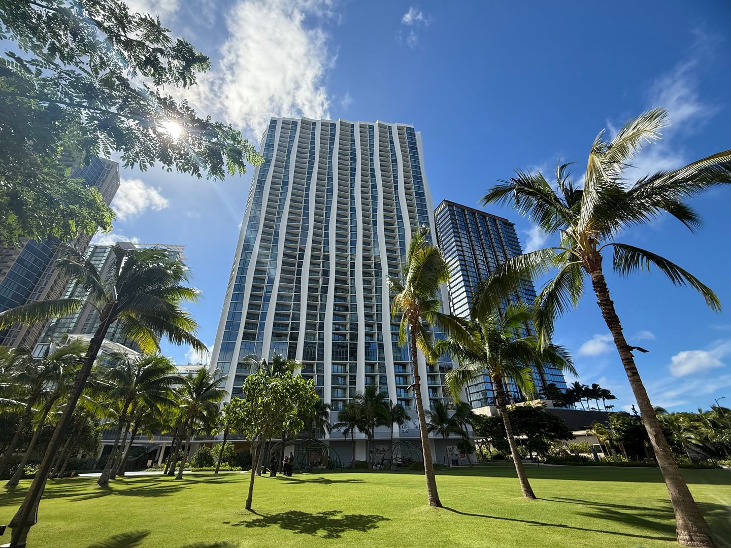 Honolulu Condo: 1000 Auahi Street #1411