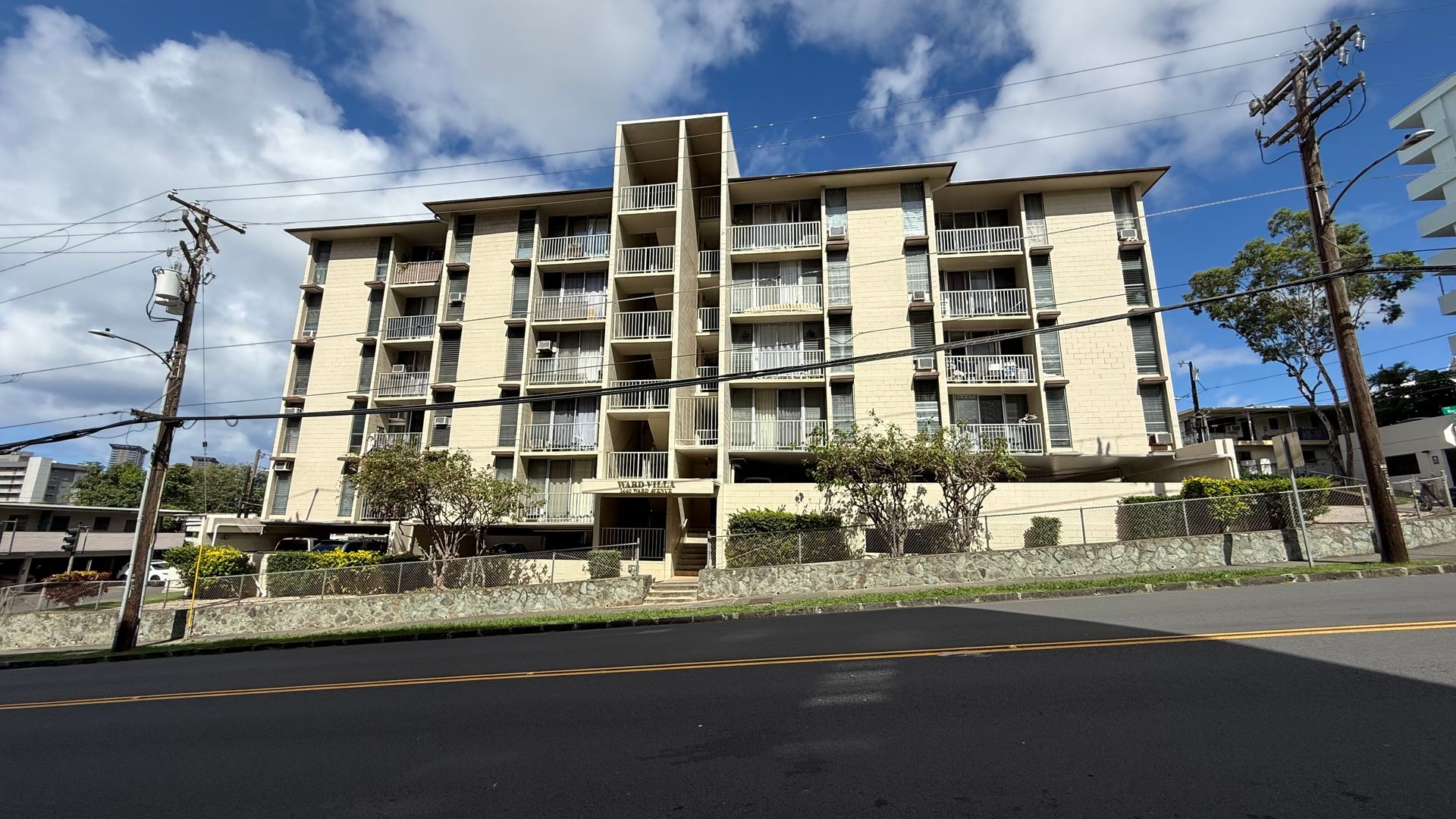 Honolulu Condo: 1440 Ward Avenue #402