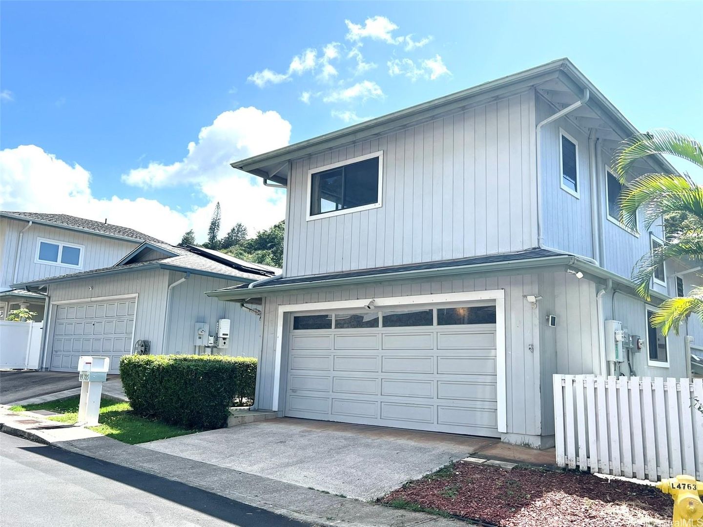 Aiea House: 99-785 Holoai Street