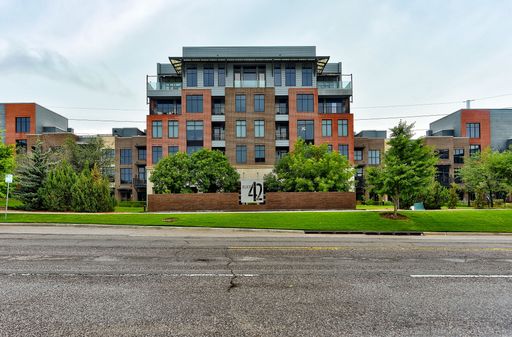 High End Modern Industrial Flat in the Heart of Downtown OKC – photo 1