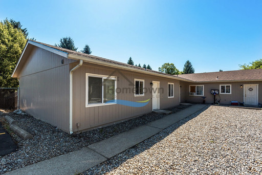 Clean & Affordable 2 Bed 1 Bath Home with Garage – photo 1