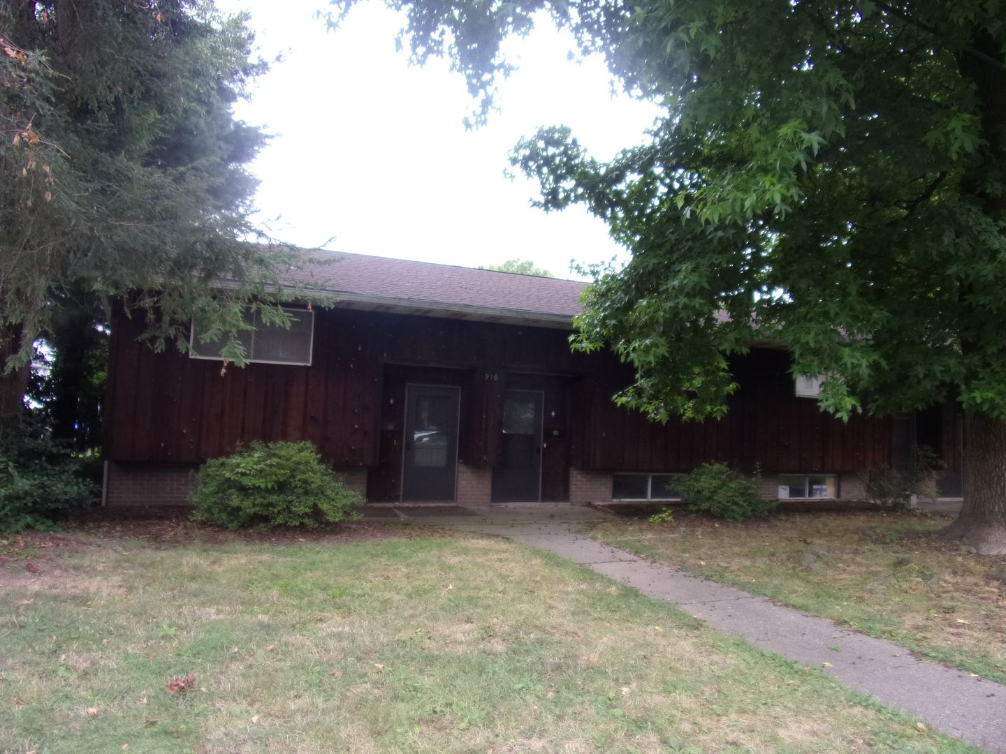 Parkersburg Apartment: 910 30th