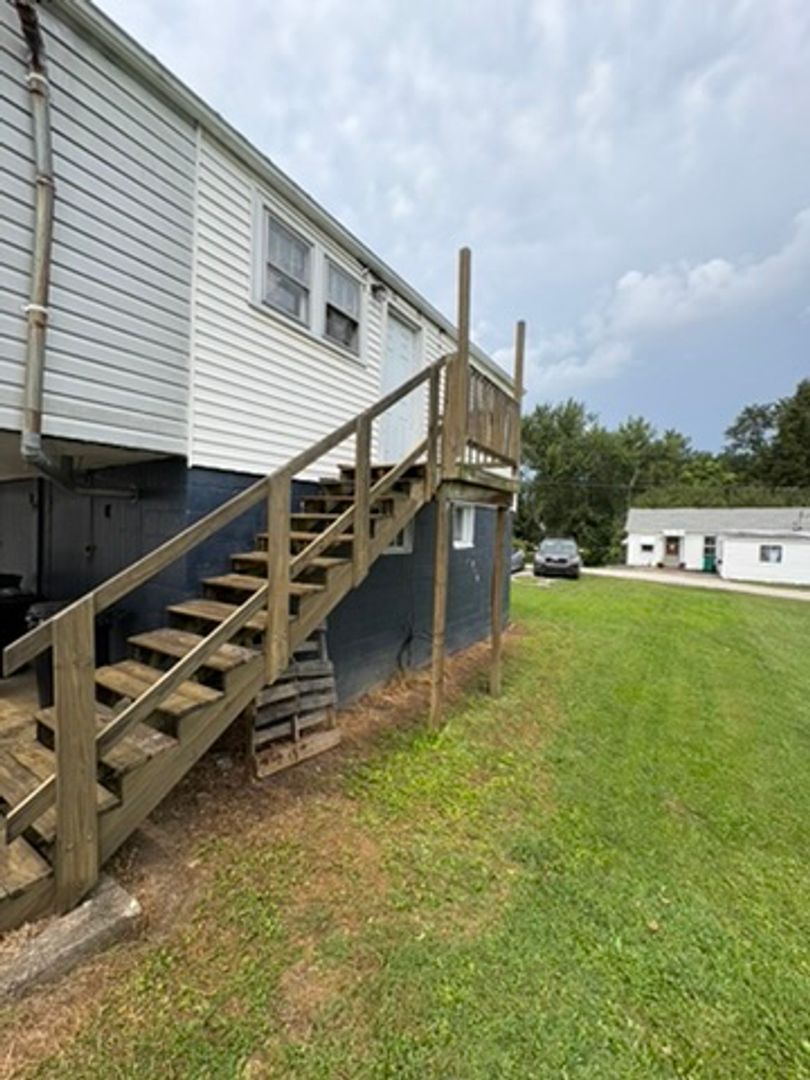 Parkersburg House: 2401 1/2 7th Ave