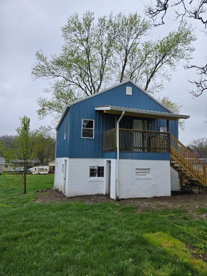 Parkersburg Apartment: 71 S. Fifth St