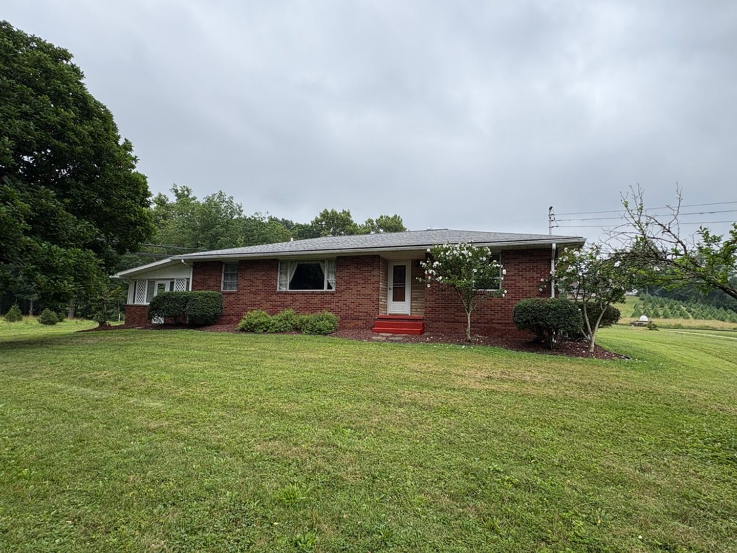 Parkersburg House: 262 Viscose Rd