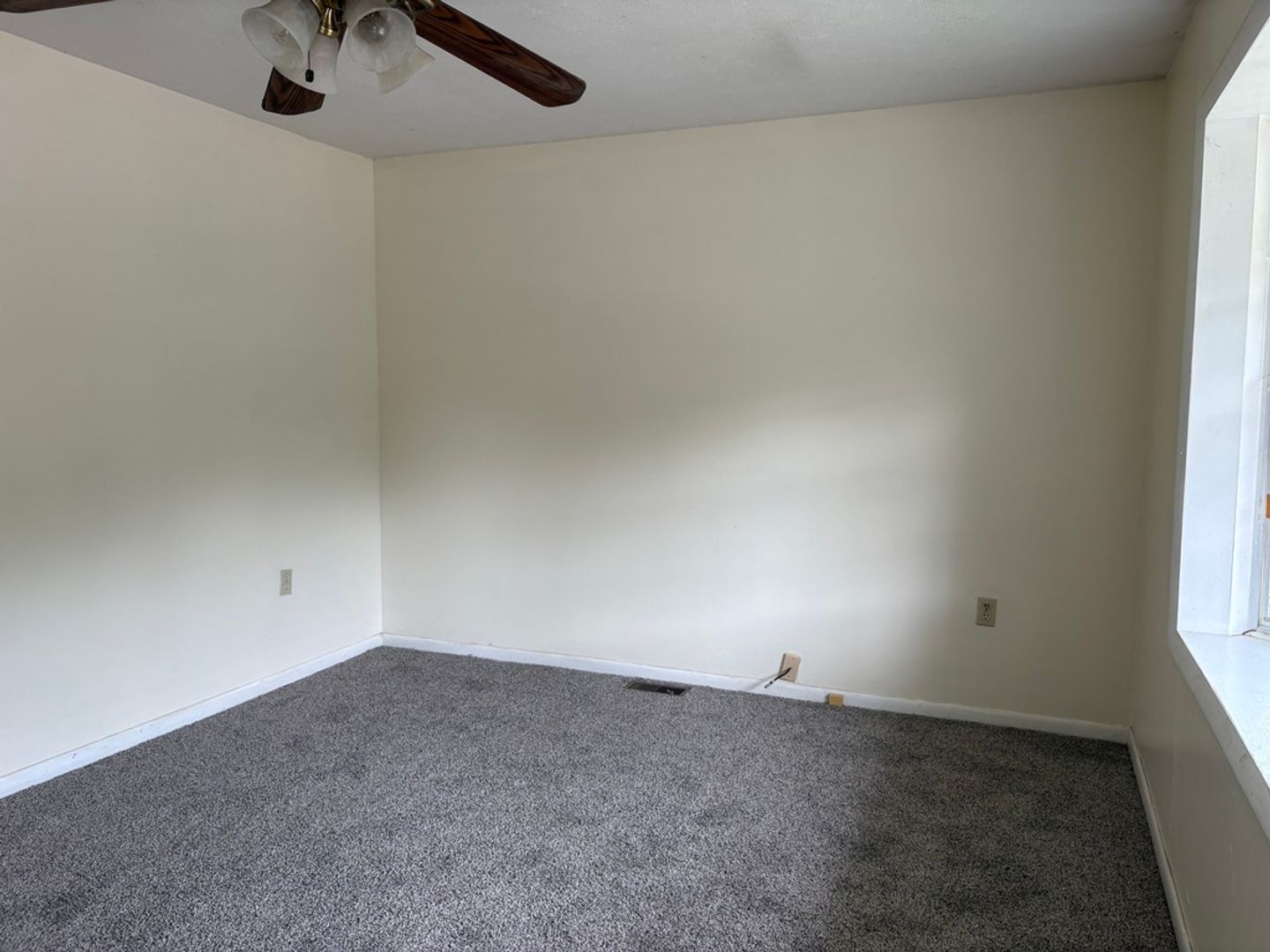Parkersburg House: 43 Oak St