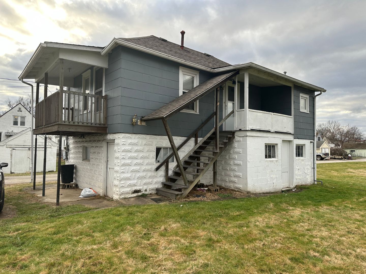 Parkersburg House: 3204 Bartlett St