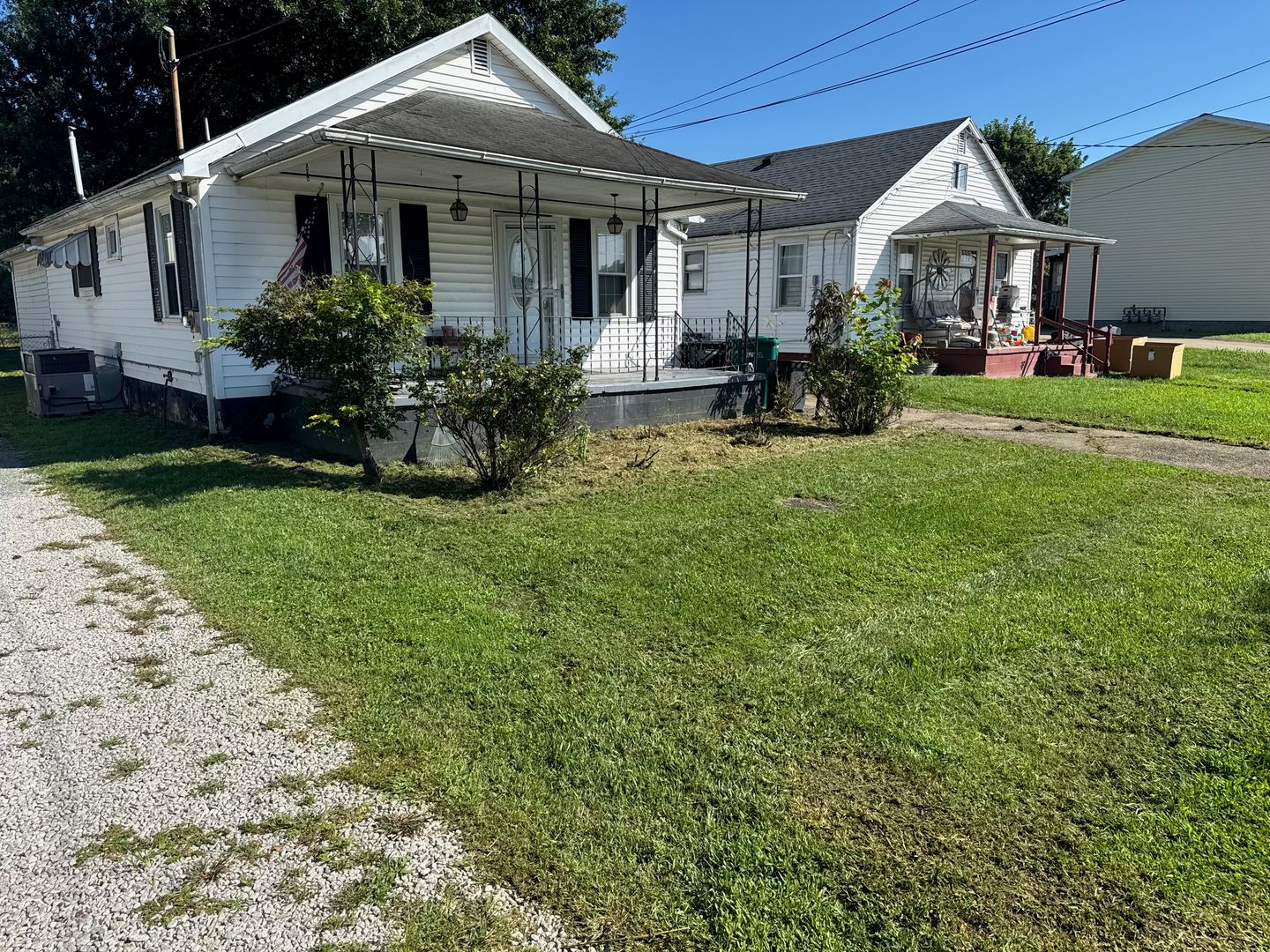 Parkersburg House: 630 Lubeck Ave
