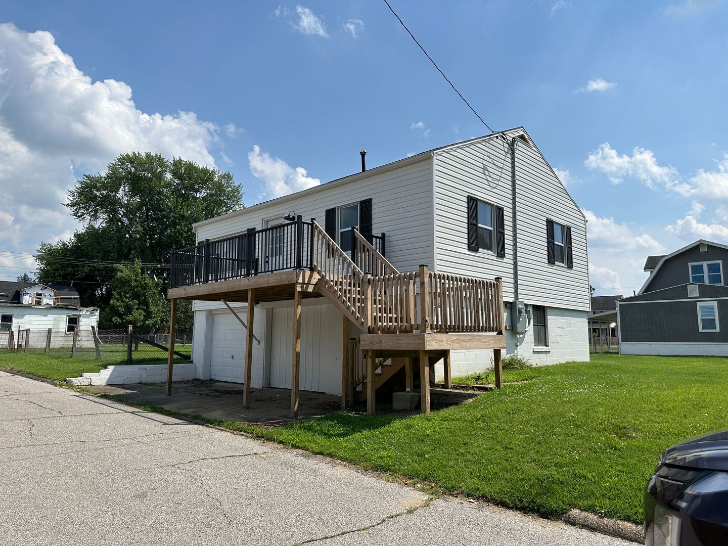 Parkersburg Apartment: 1023 36th St