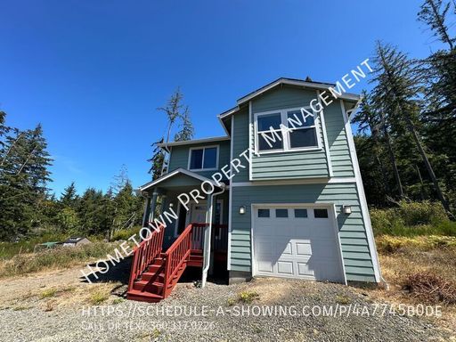 3 Bedroom Home on an Acre of Land with Air Conditioning!