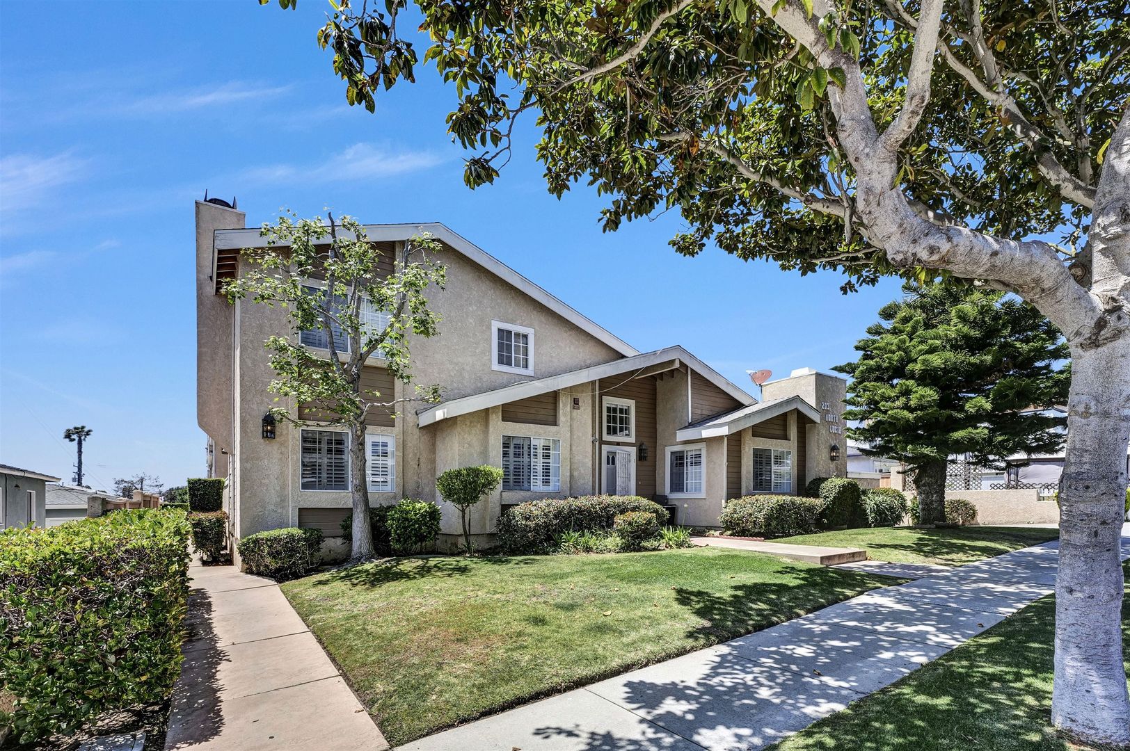 Redondo Beach House: 203 N. Lucia Avenue