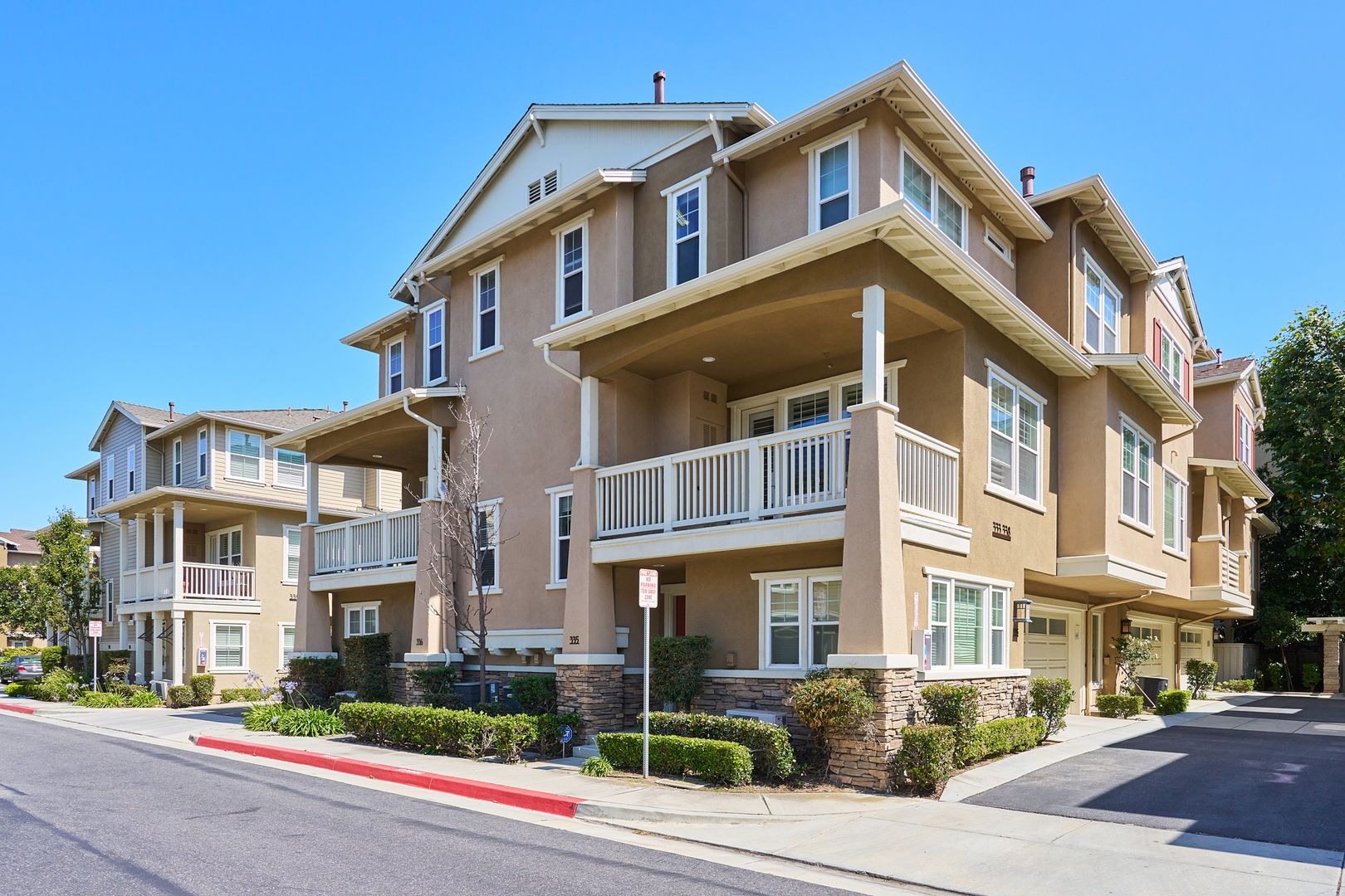 Torrance House: 1800 Oak Street