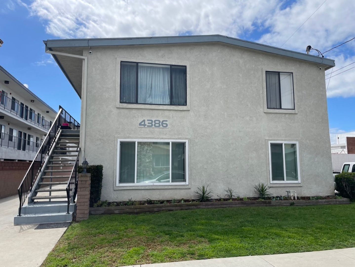 Hawthorne Apartment: 4386 W. 138th Street