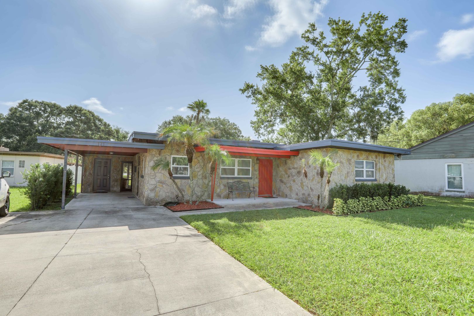 Casselberry House: 121 S. Triplet Lake Drive