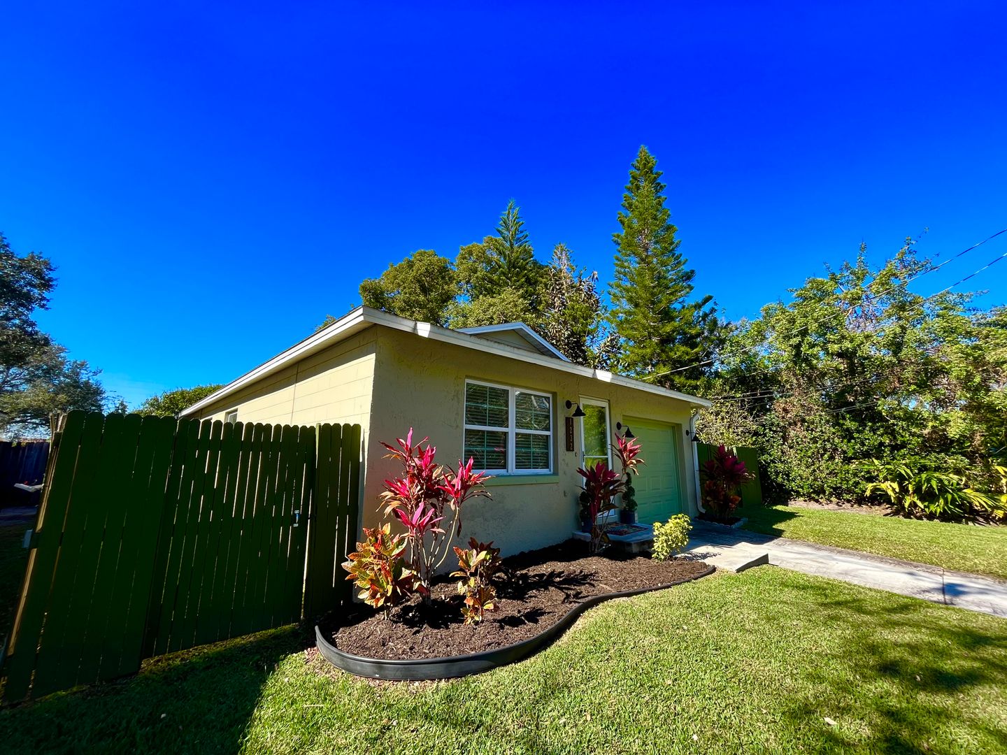 Orlando House: 1232 Sasoon Avenue