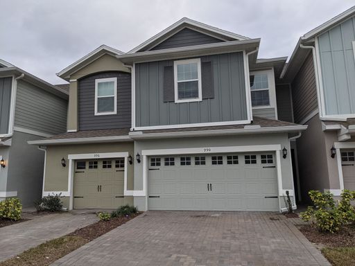990 E 10th Street – photo 1