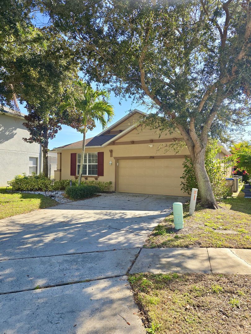 Kissimmee House: 2706 Portchester Court