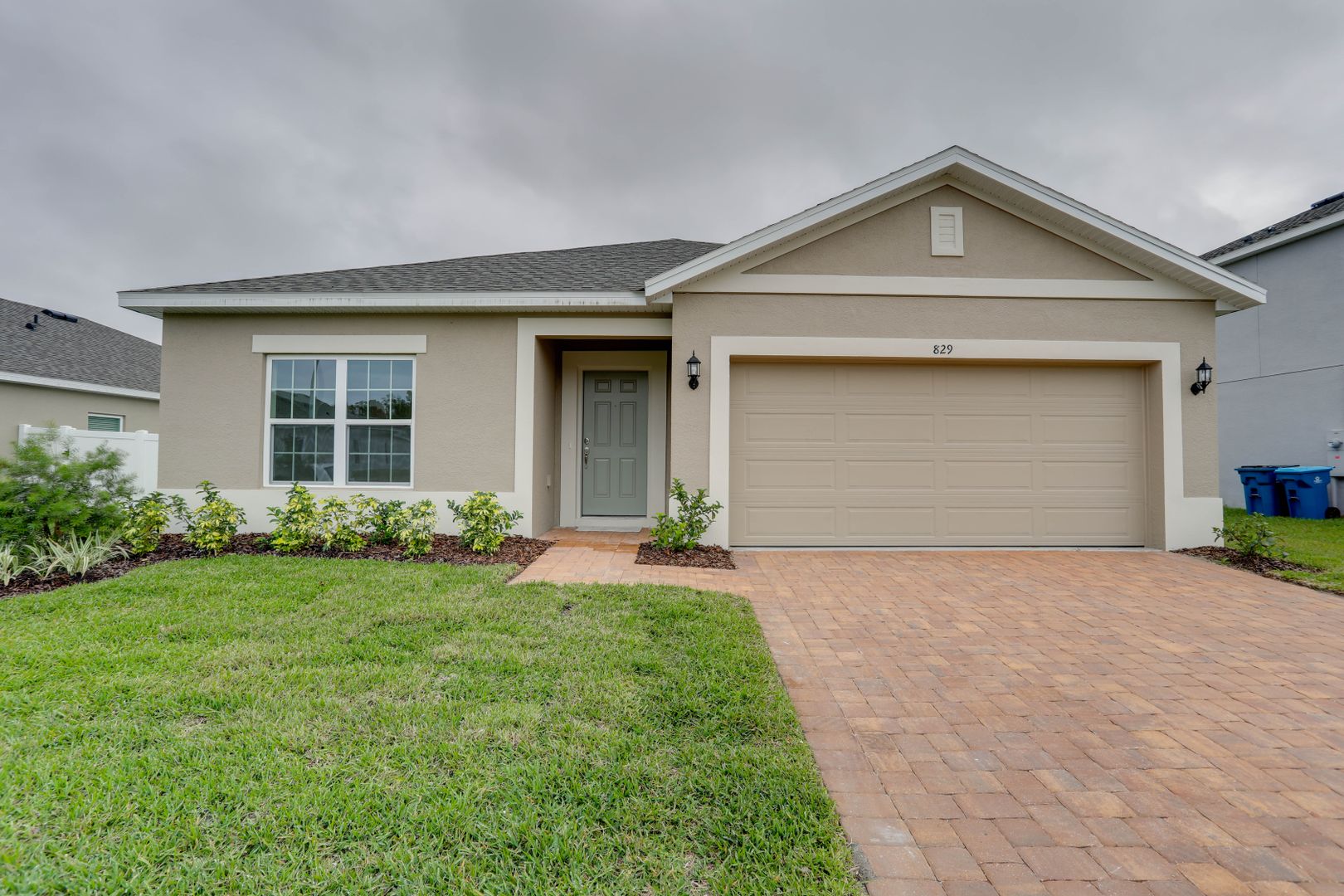 Davenport House: 829 Avenal Lane