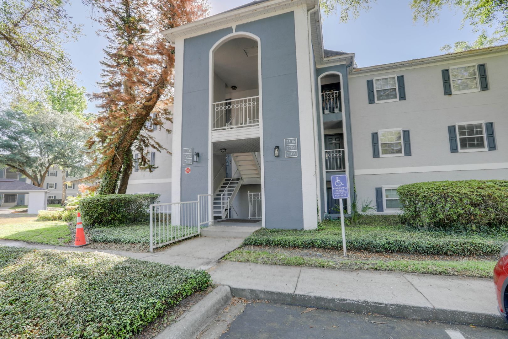 Longwood House: 7206 Olympia Court