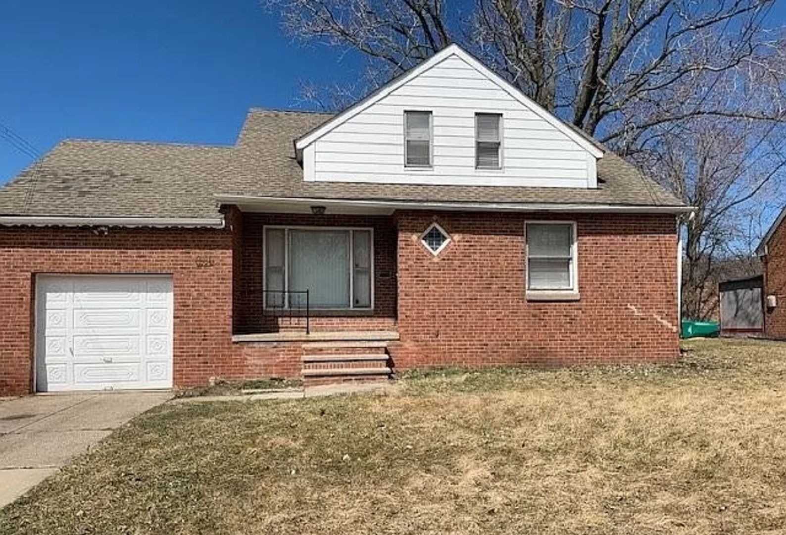 Maple Heights House: 17253 McCracken Rd