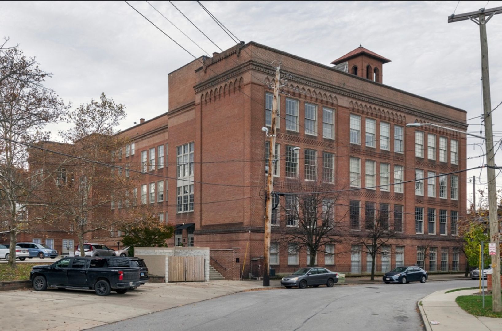 Cleveland Apartment: 2043 Random Rd. #109