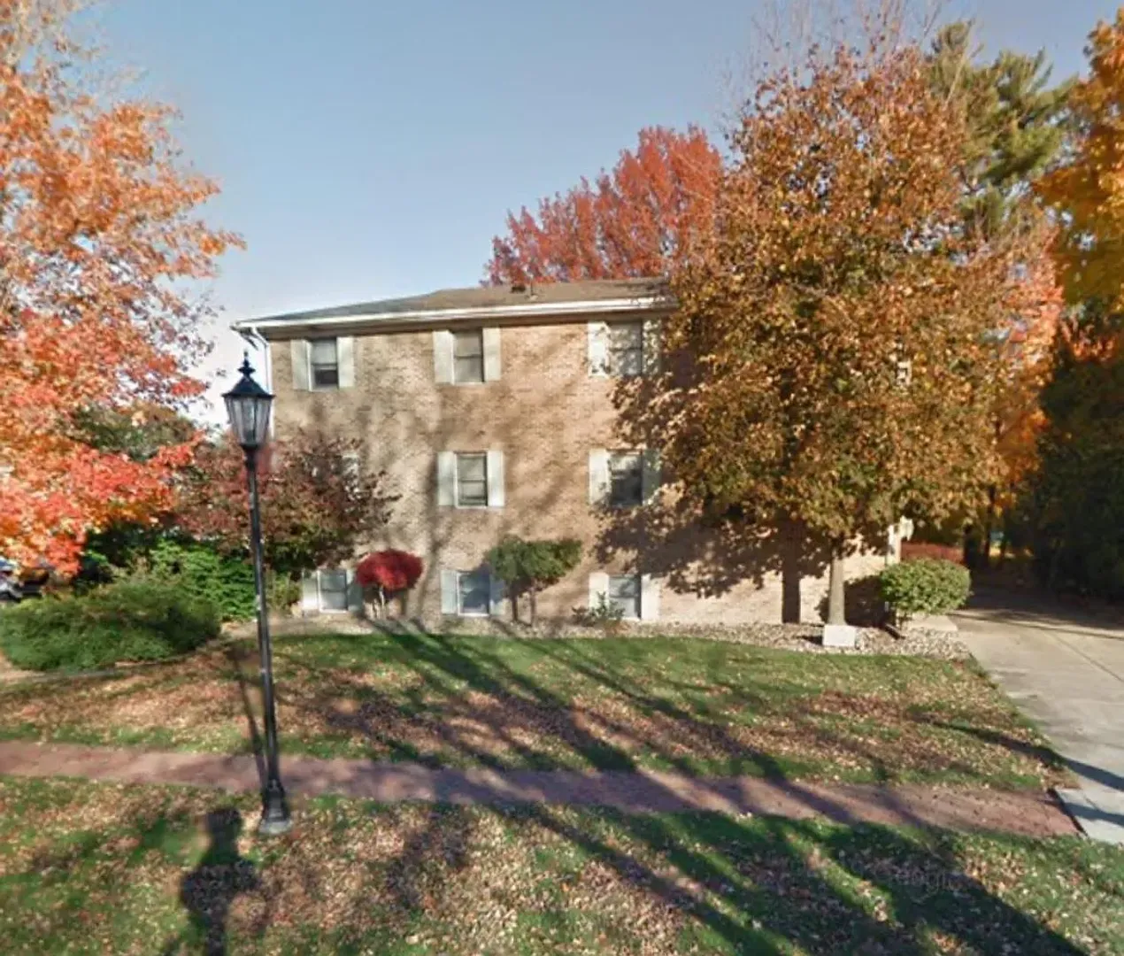 Mentor Apartment: 7281 Meadowlawn Dr