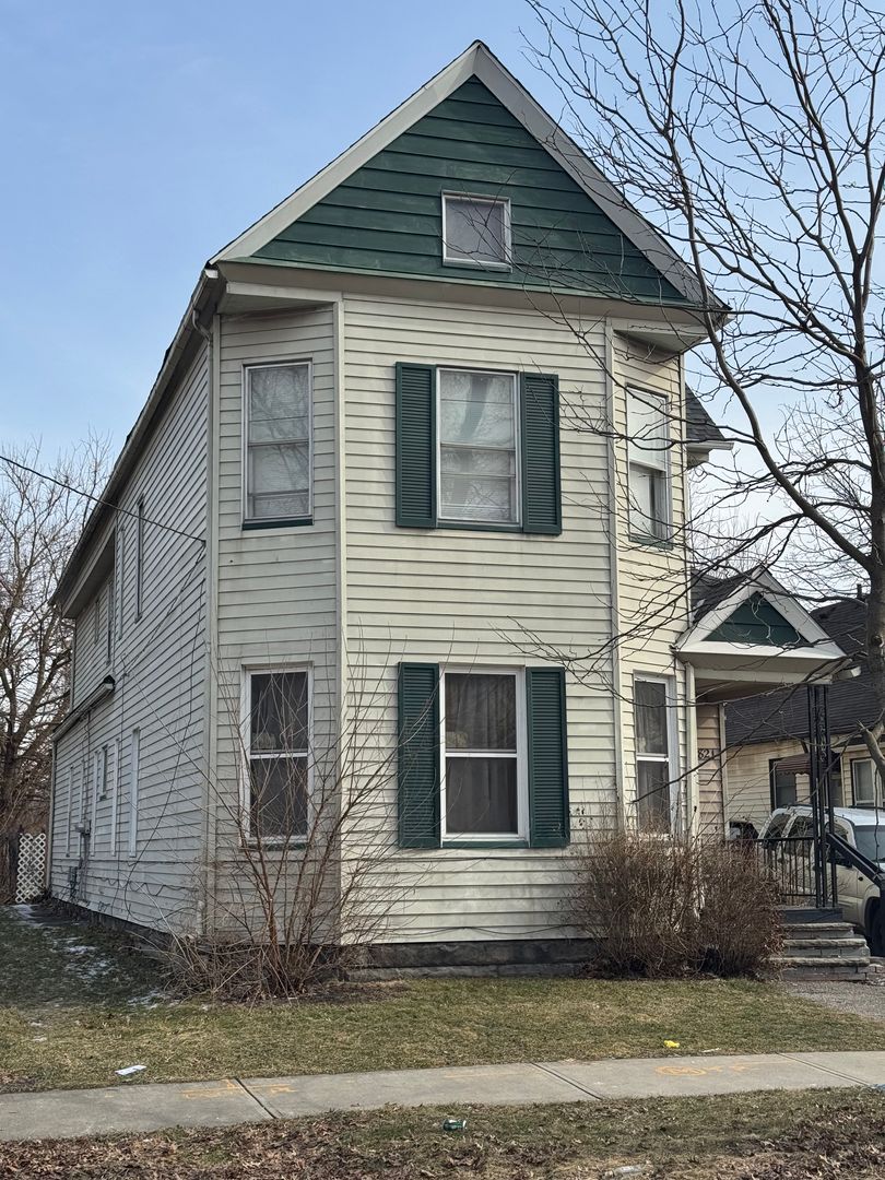 Cleveland Apartment: 3821 E 55th St