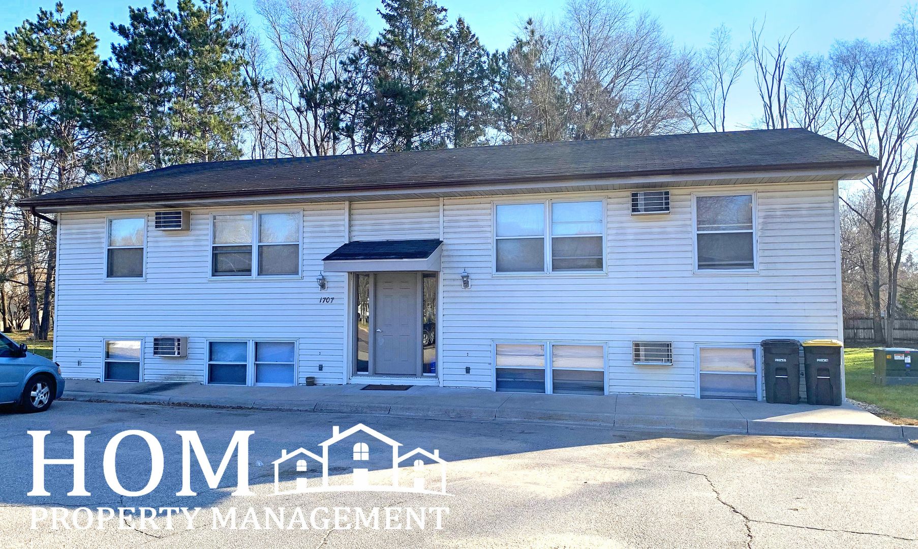 Saint Peter Apartment: 1701 Riggs Road