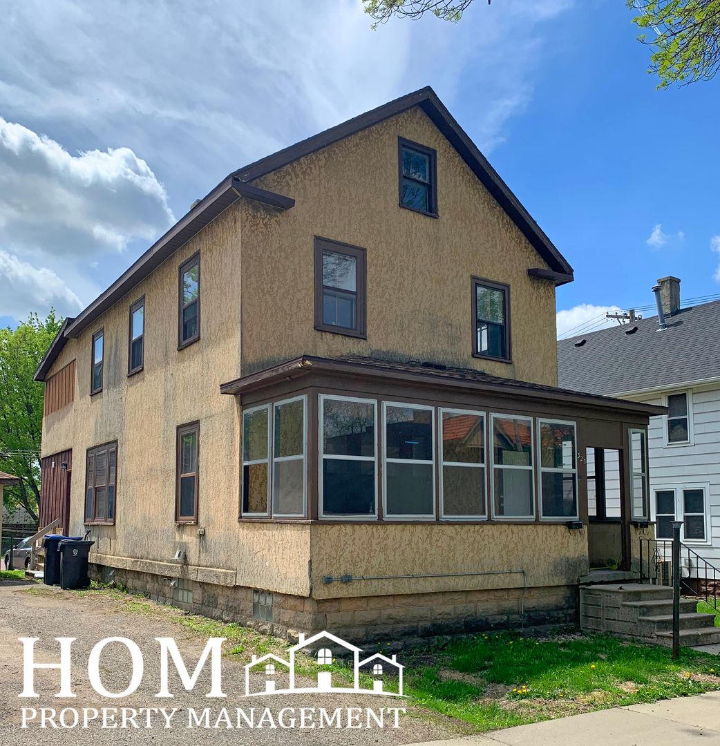 Mankato Apartment: 325 East Plum Street